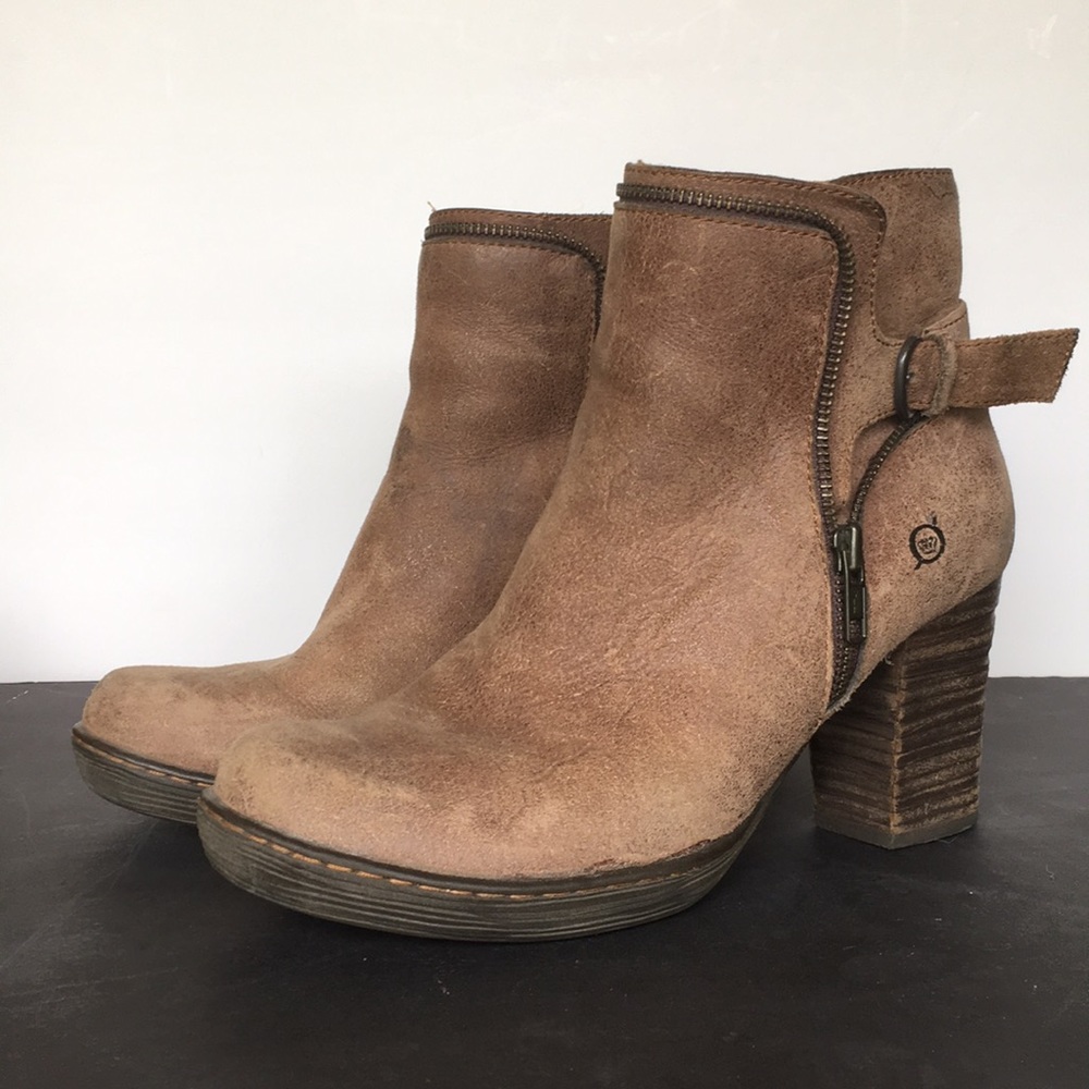 Born distressed leather heeled ankle boots size 9